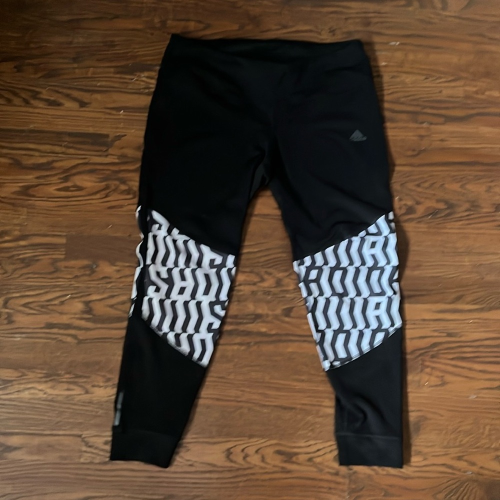 Adidas (L) women’s Running AEROREADY tights.